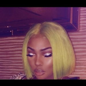 Meet your Posher, Iris